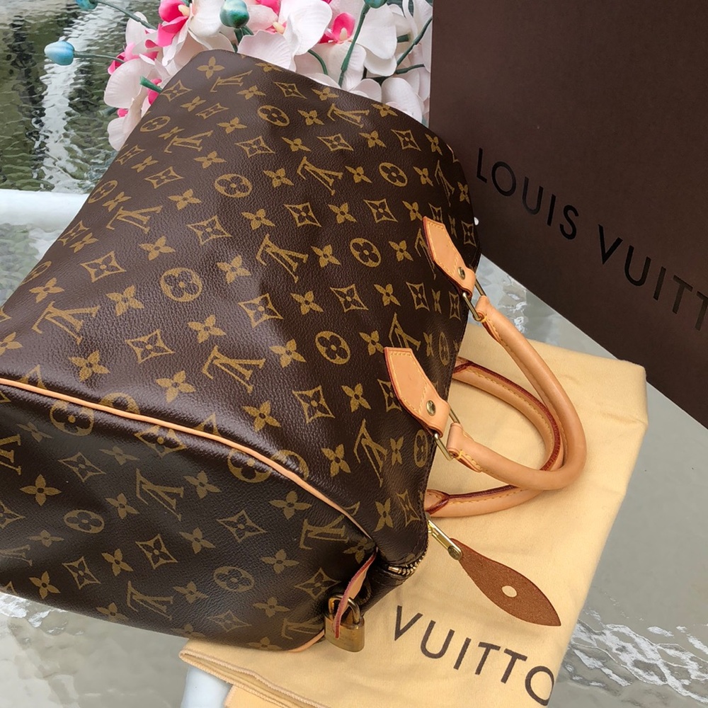 Authentic Louis Vuitton 30 - Picture 4 of 8